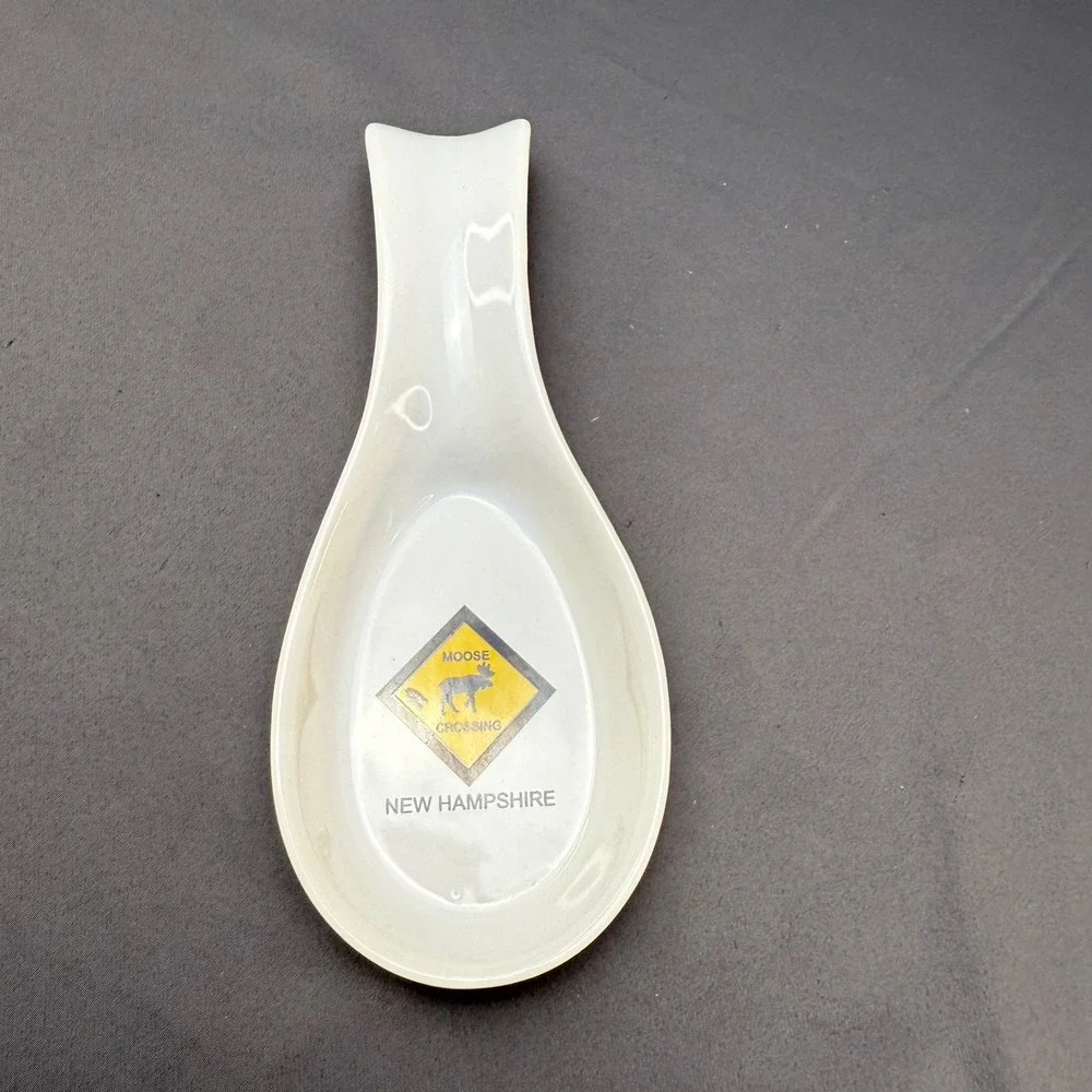 New Hampshire Moose Crossing Ceramic Spoon Rest White Kitchen Decor Souvenir